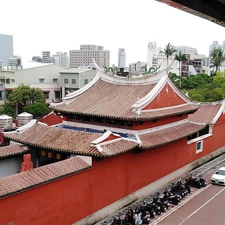 Temple Side Hostel Đài Nam Ngoại thất bức ảnh