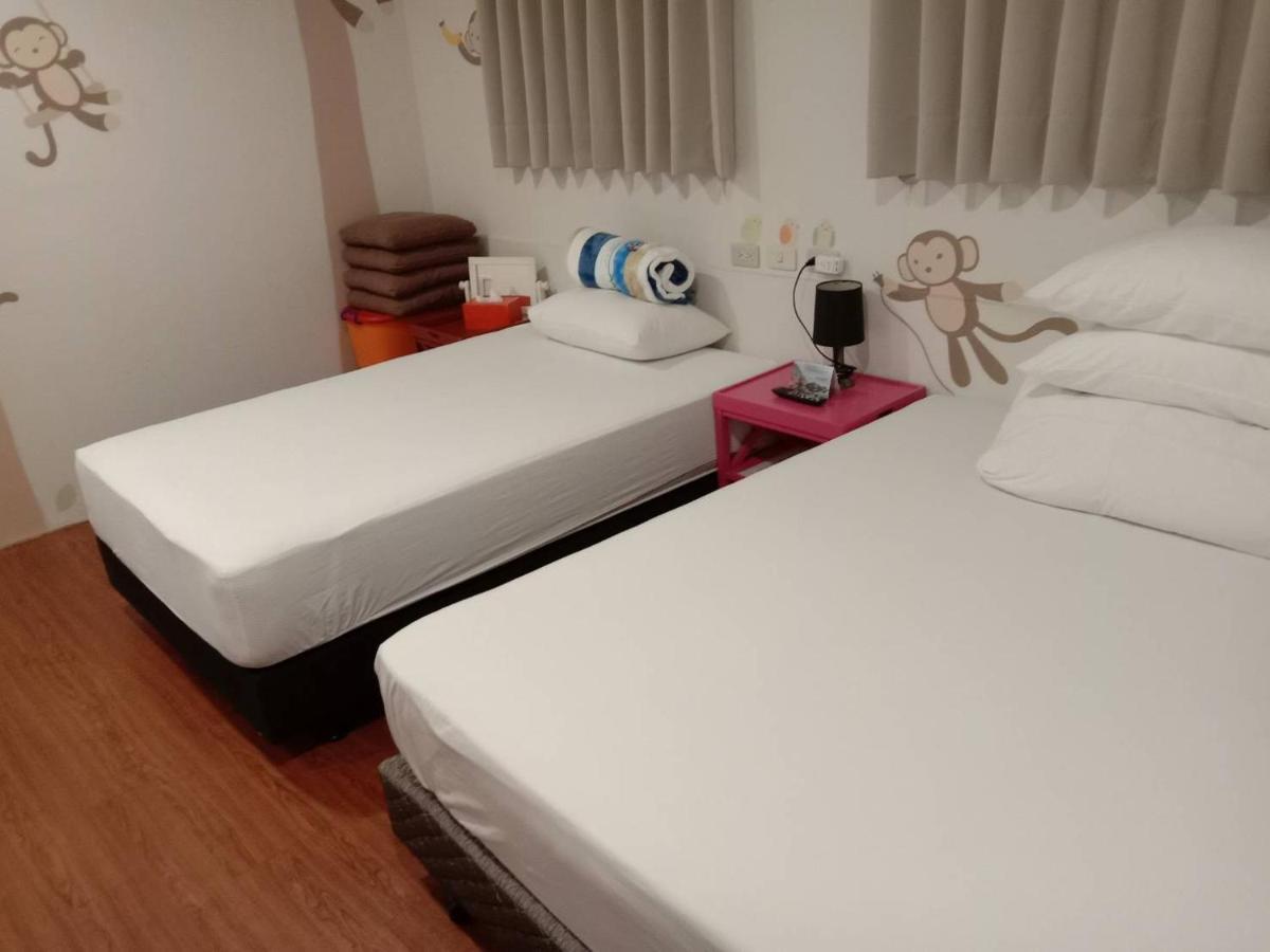 Temple Side Hostel Đài Nam Ngoại thất bức ảnh
