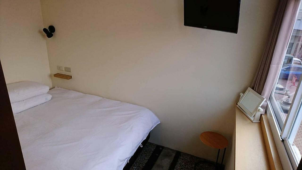 Temple Side Hostel Đài Nam Ngoại thất bức ảnh
