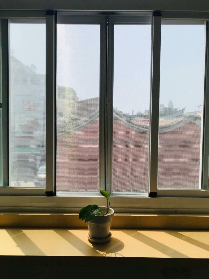 Temple Side Hostel Đài Nam Ngoại thất bức ảnh