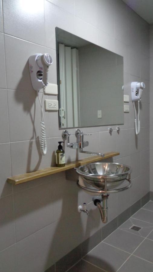 Temple Side Hostel Đài Nam Ngoại thất bức ảnh