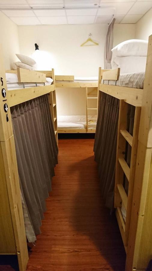Temple Side Hostel Đài Nam Ngoại thất bức ảnh