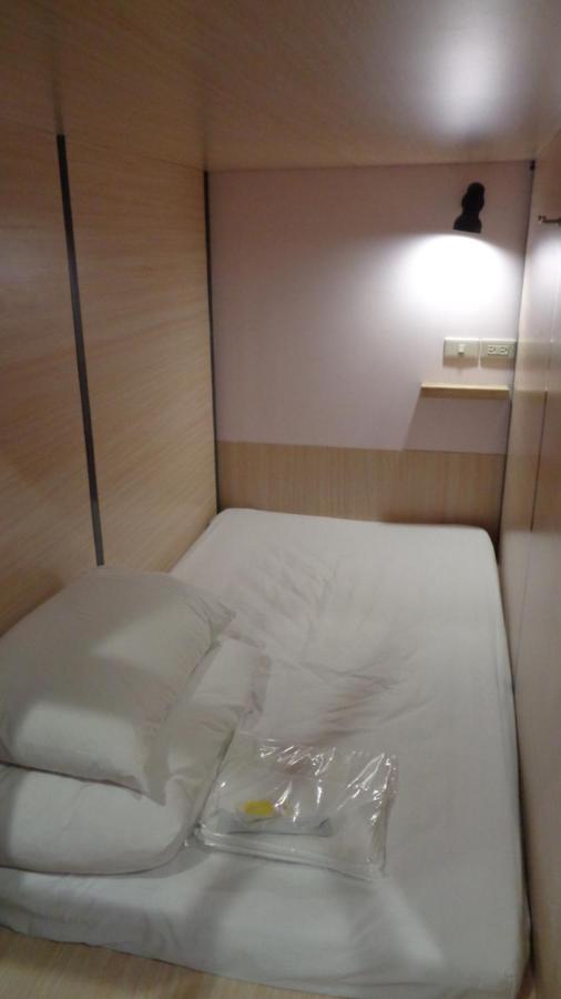 Temple Side Hostel Đài Nam Ngoại thất bức ảnh